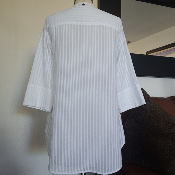 Soft Surroundings Embroidered Fish Pearl Button down Tunic - Picture 2 of 8